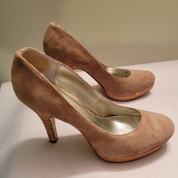 Alfani Tan Cork Heel Pumps - Picture 4 of 8